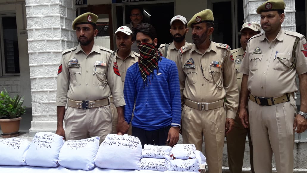 One held with 8.87 kgs of poppy straw in Poonch 