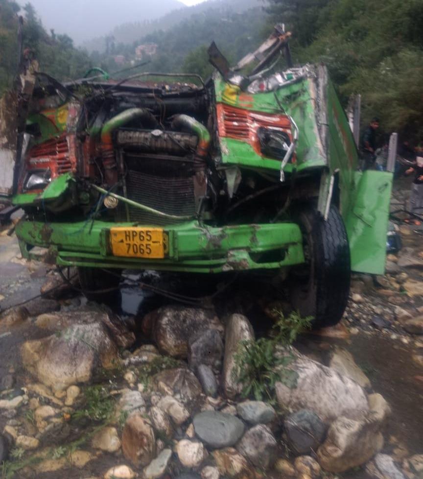 25 dead, 35 Injured as Bus falls into gorge in Himachal, many were sitting on roof 