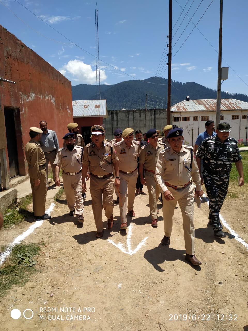 DG Prisons visits Baramulla/Kupwara Jail, reviews Security arrangements