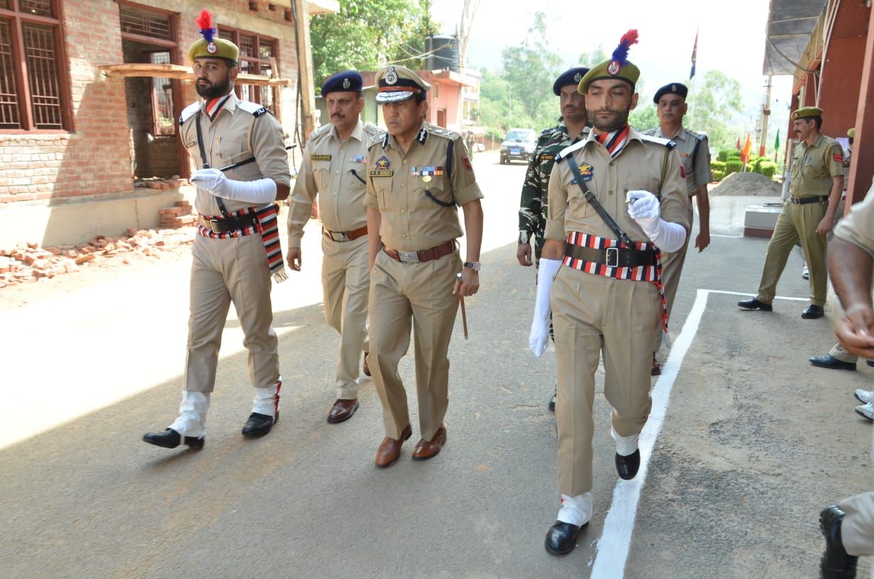 DG prisons VK Singh, IPS visits district jails Udhampur and Kathua 