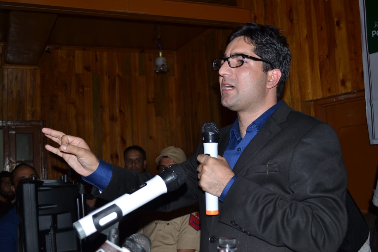 Shah Faesel calls for special drive to stop road accidents after Mughal Road Accident 