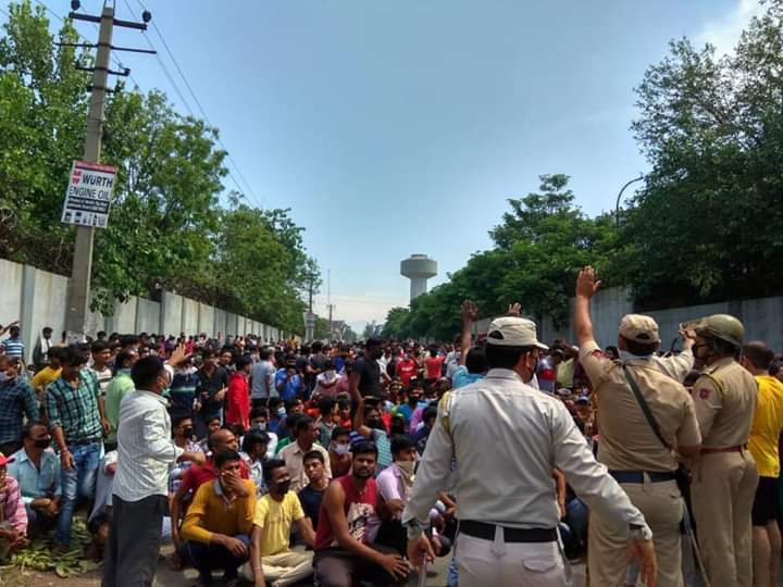 Workers at J&K's largest factory Chenab Textile Mill protest, resort to stone pelting  