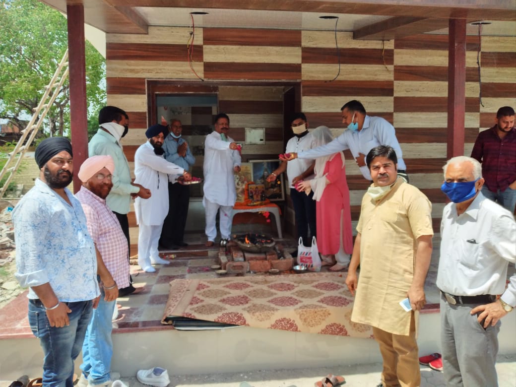 Senior Congress Leader Th Jai Singh organises Havan, prays for safety of people from Coronavirus