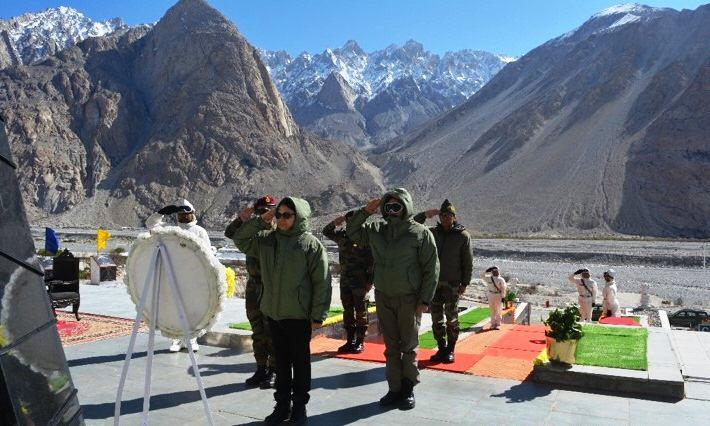 Secretary, Defense Finance in MoD visits various locations of Fire and Fury Corps in Ladakh