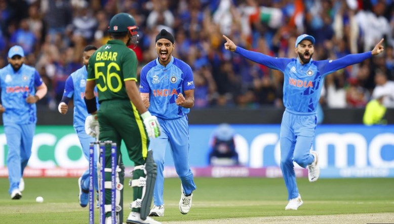 ICC T20 World Cup 2022, Super 12 | Pakistan (159/8) in 20 overs (S Masood 52*, A Singh 3/32) against India