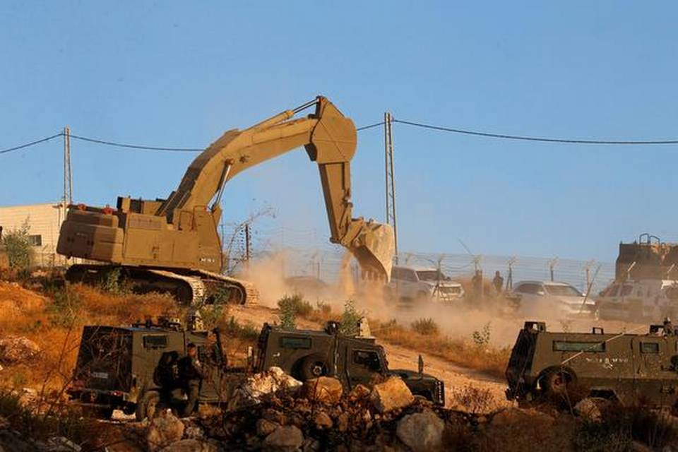 Israeli crews demolish Palestinian homes in east Jerusalem