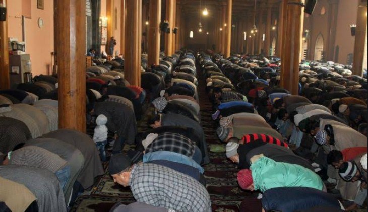 Congregational prayers held at J-K’s Jamia Masjid for first time since August 5