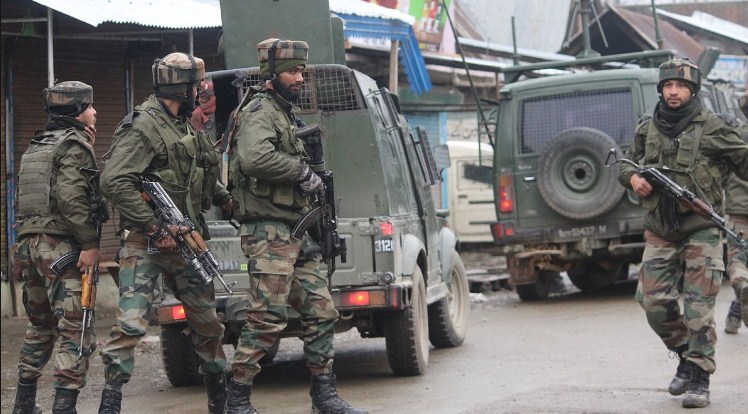 Police officer martyred, Army jawan injured in encounter in Pulwama district