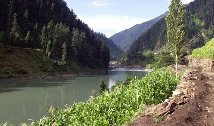 DC Srinagar orders audit of encroachments along Jhelum, flood spill channels