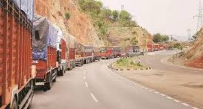 One-way LMV traffic from Srinagar on Jammu-Srinagar highway today