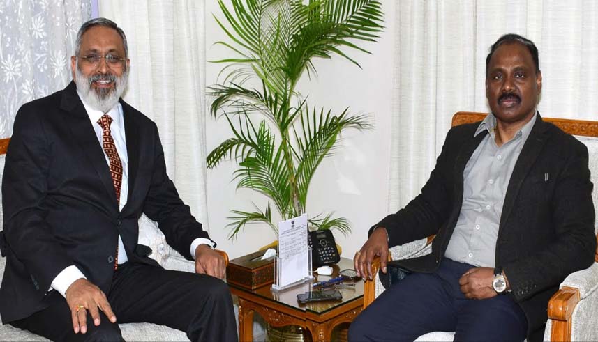 Director Jammu & Kashmir Bank calls on Lt Governor
