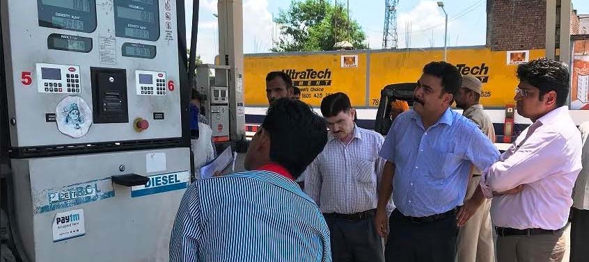 DDC Kathua inspects Petrol Pumps along National Highway
