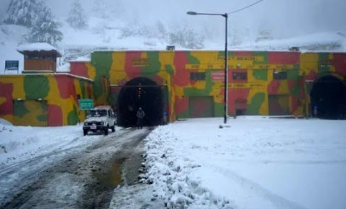Advisor Baseer Khan takes stock of screening centre set up near Jawahar Tunnel
