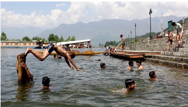 No heat wave in Kashmir for next 9 days: Weatherman