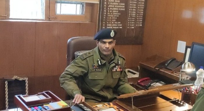 IGP Kashmir promotes 360 police personnel