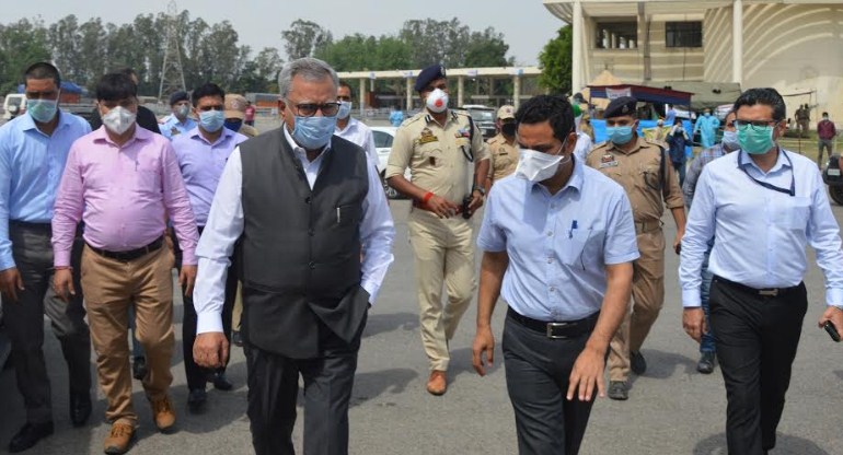 Advisor Khan reviews COVID-19 control measures, service delivery in Kathua