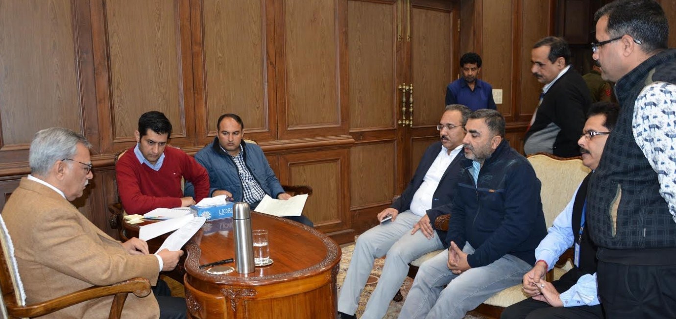 Weekly public hearing at Jammu,  Advisor Khan assures prompt redress of people’s problems