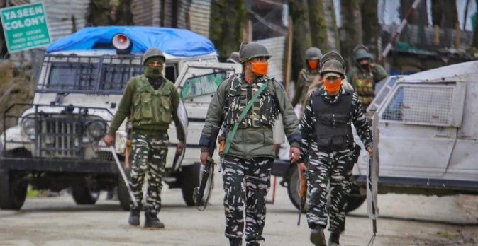 J&K: Encounter breaks out between security forces and militants in Kulgam
