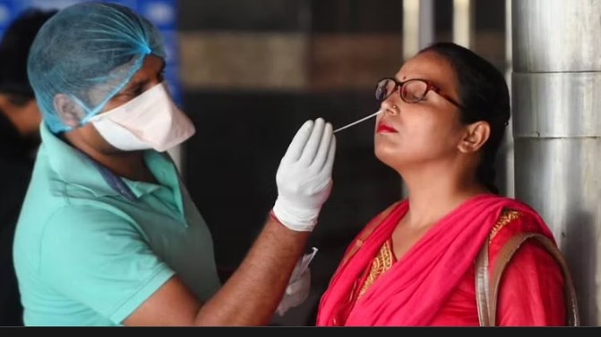 India reports 2,124 new COVID cases, 17 fatalities in last 24 hours; active cases rise to 14,971