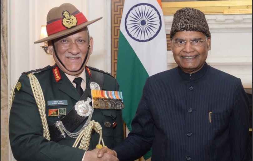      Outgoing army chief calls on President Kovind