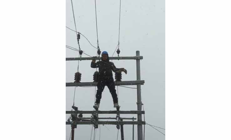 KPDCL geared up amidst heavy snowfall