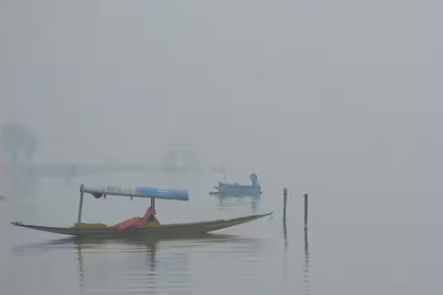 Kashmir continues to reel under cold wave conditions
