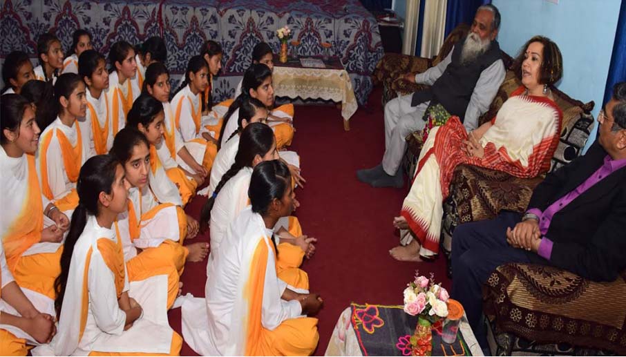 First Lady interacts with girl students, women SHG’s