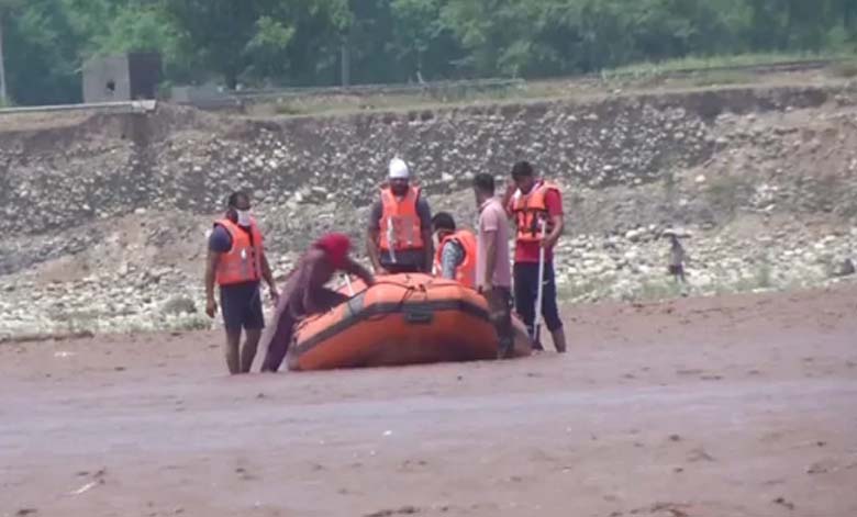 SDRF, police teams rescue woman from drowning in Jammu