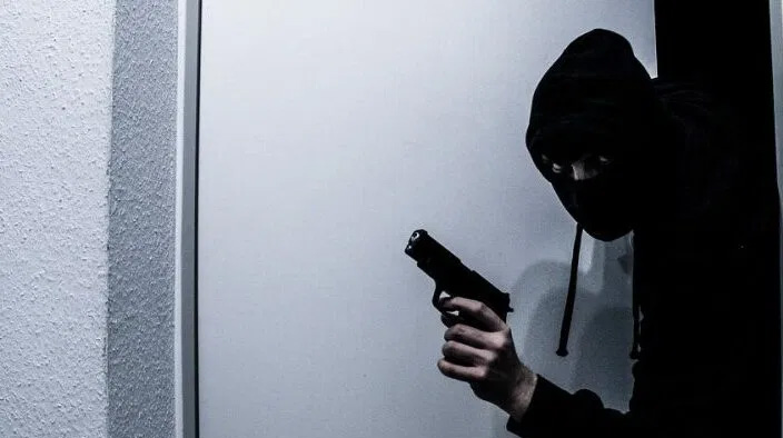 3 unidentified gunmen loot cash from J&K bank in Baramulla