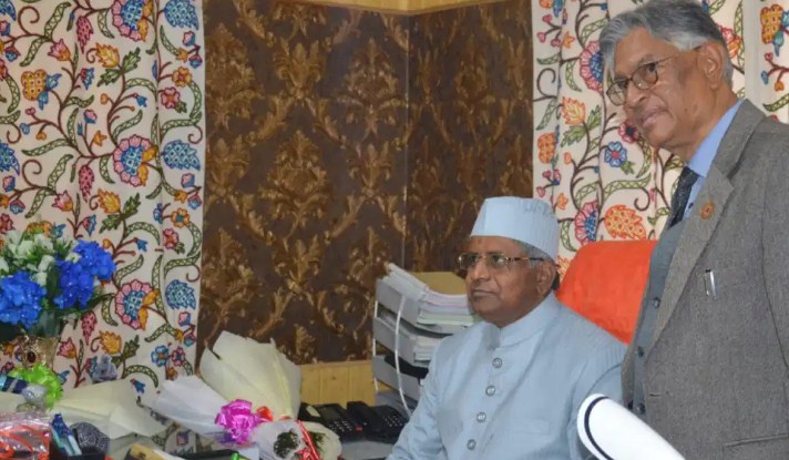 Prof. Qayyum Hussain takes over as VC Cluster University Srinagar
