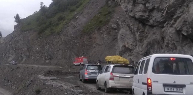 Srinagar-Leh highway closed due to flash flood, several houses partially damaged