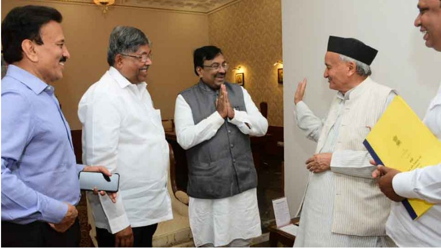BJP leaders meet Maharashtra Governor, discuss legal options of delay in government formation   