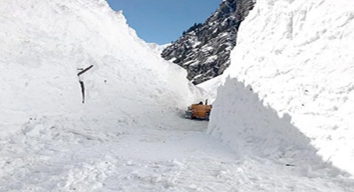 Srinagar-Leh road opens after 4 months for Ladakh supplies