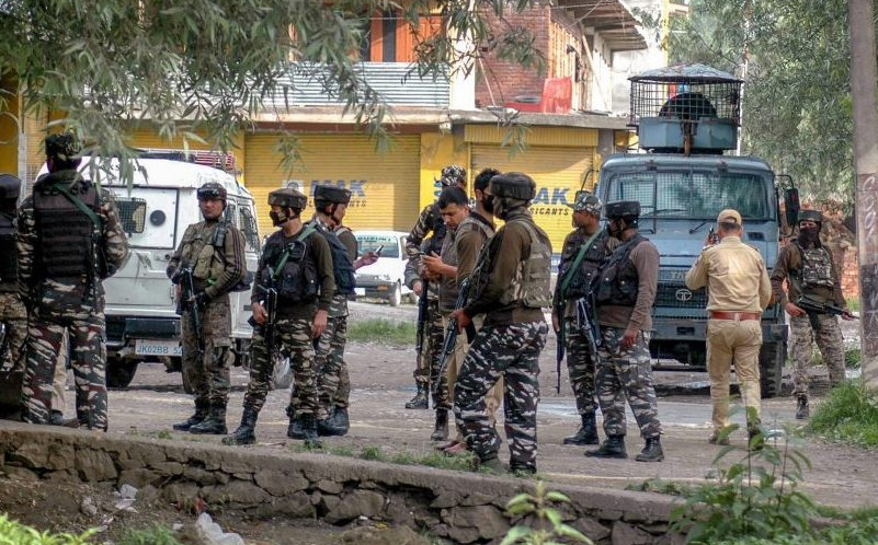 One Policeman Martyred, another injured as Militant decamp with weapons in Kishtwar