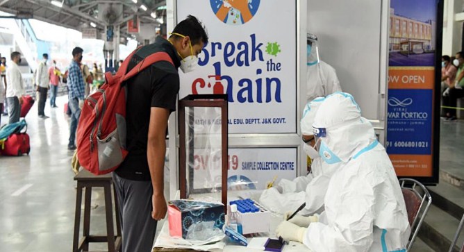 J&K reports 441 fresh cases as covid-19 tally crosses 13000 mark