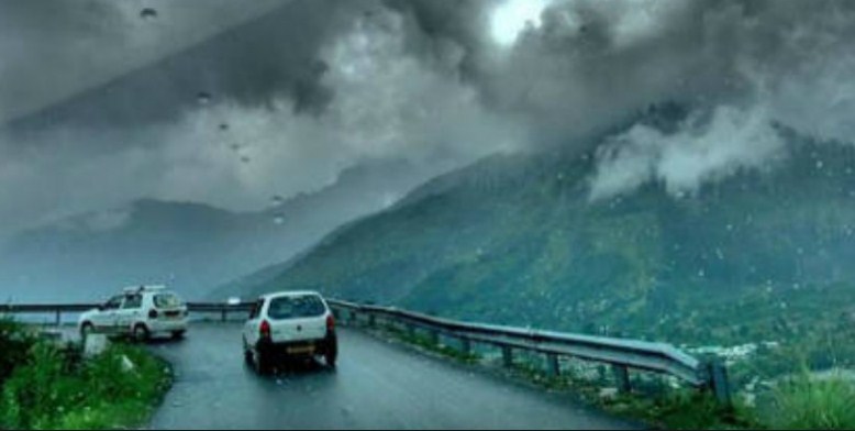 Light snow, rain likely in Kashmir & Ladakh