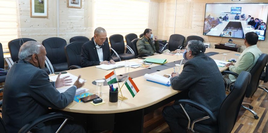 LG Mathur convenes review meeting with Hill Council of Leh & Kargil