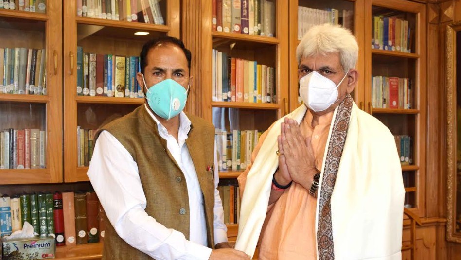 Member Parliament Nazir Ahmad Laway meets Lt Governor