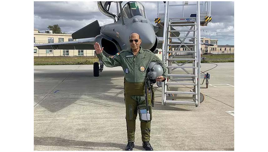 Rajnath Singh welcomes Rafale fighters, warns China and Pakistan against threatening India's territorial integrity