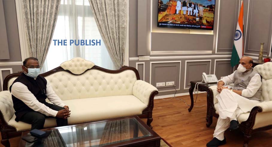 J&K Lt. Guv. Calls On Defence Minister Rajnath Singh; Situation Along LoC Discussed