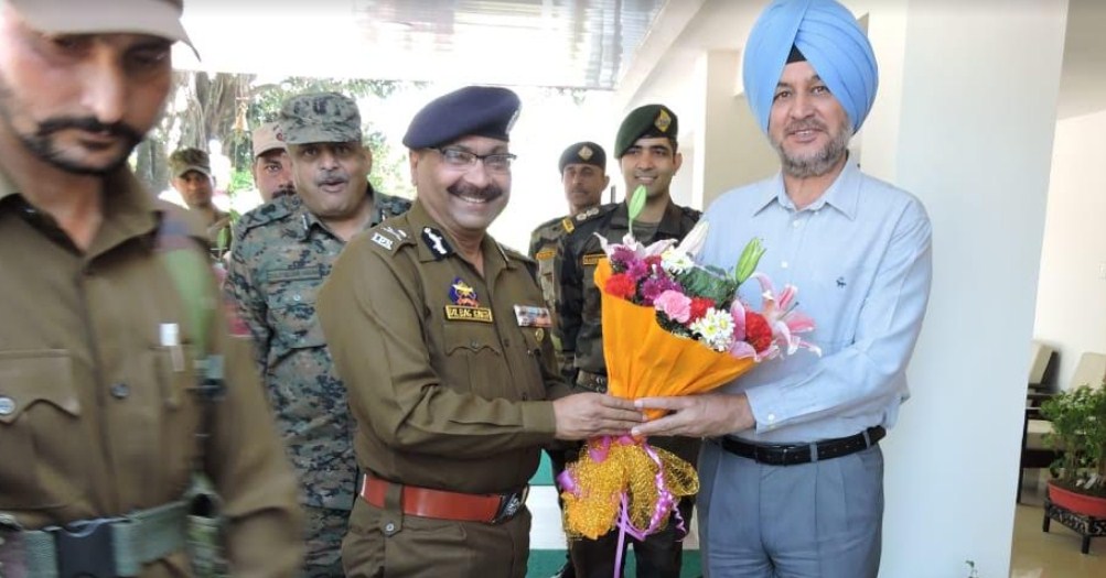 DGP J&K calls on Northern Army commander, Lt Gen Ranbir Singh