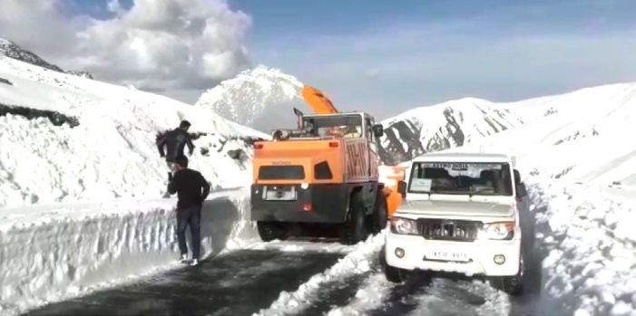 Traffic suspended on Leh highway; Kashmir NH, Mughal road open