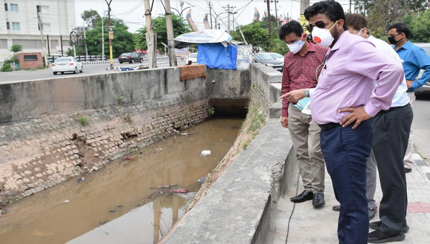Sahu reviews de-silting, cleanliness works in irrigation canals of Jammu