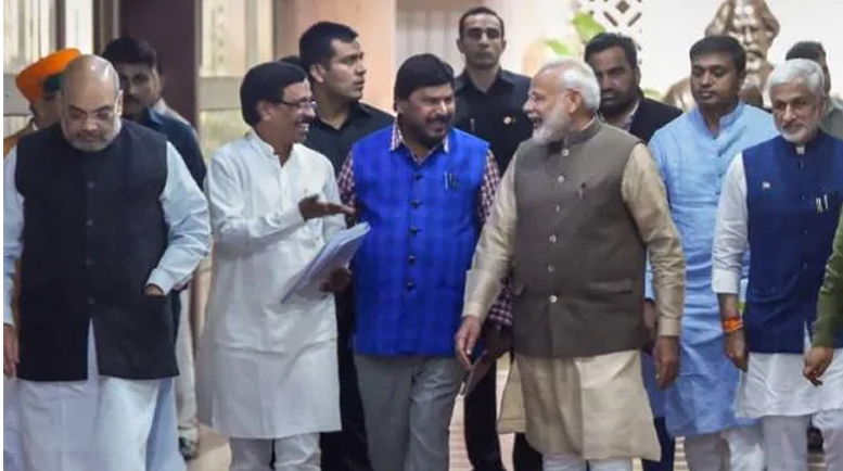We all have to work together for the nation despite small differences: PM Modi at NDA meeting