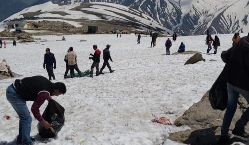Mega Cleanliness Drive conducted at International Tourist Destination Gulmarg