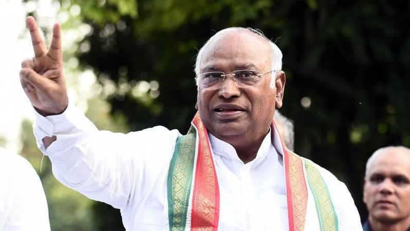 Congress chief invites 21 opposition parties to join Bharat Jodo Yatra’s conclusion in Srinagar