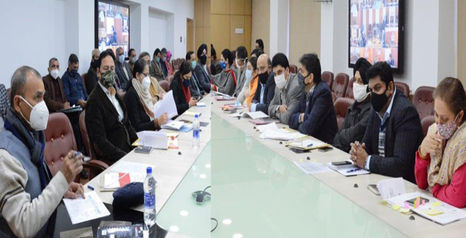 Nitishwar Kumar reviews implementation of directions of Lt Governor