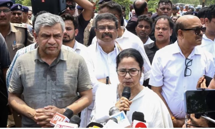 'This is not time to do politics', Vaishnaw reacts to Banerjee's claim over death toll in Balasore tragedy