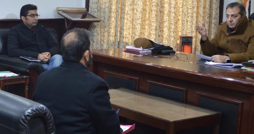 Div Com reviews stock, supply position of fuel with Oil companies
