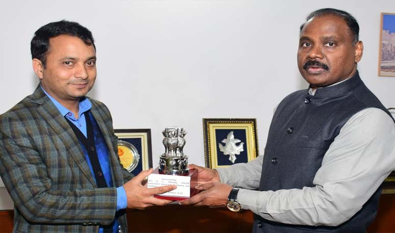 Raj Bhavan bids farewell to outgoing officer